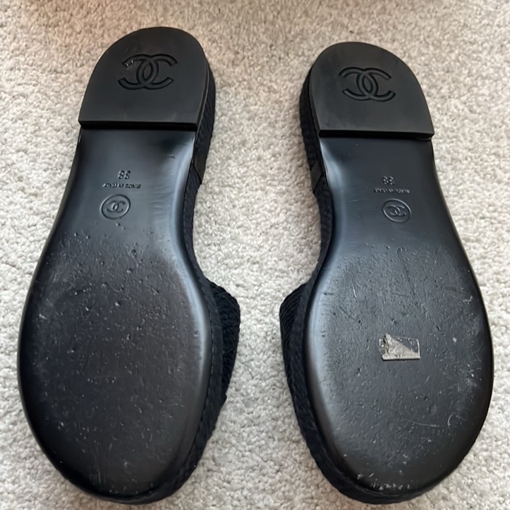 Authentic CHANEL Black Textured Slide Sandals - Picture 3 of 6